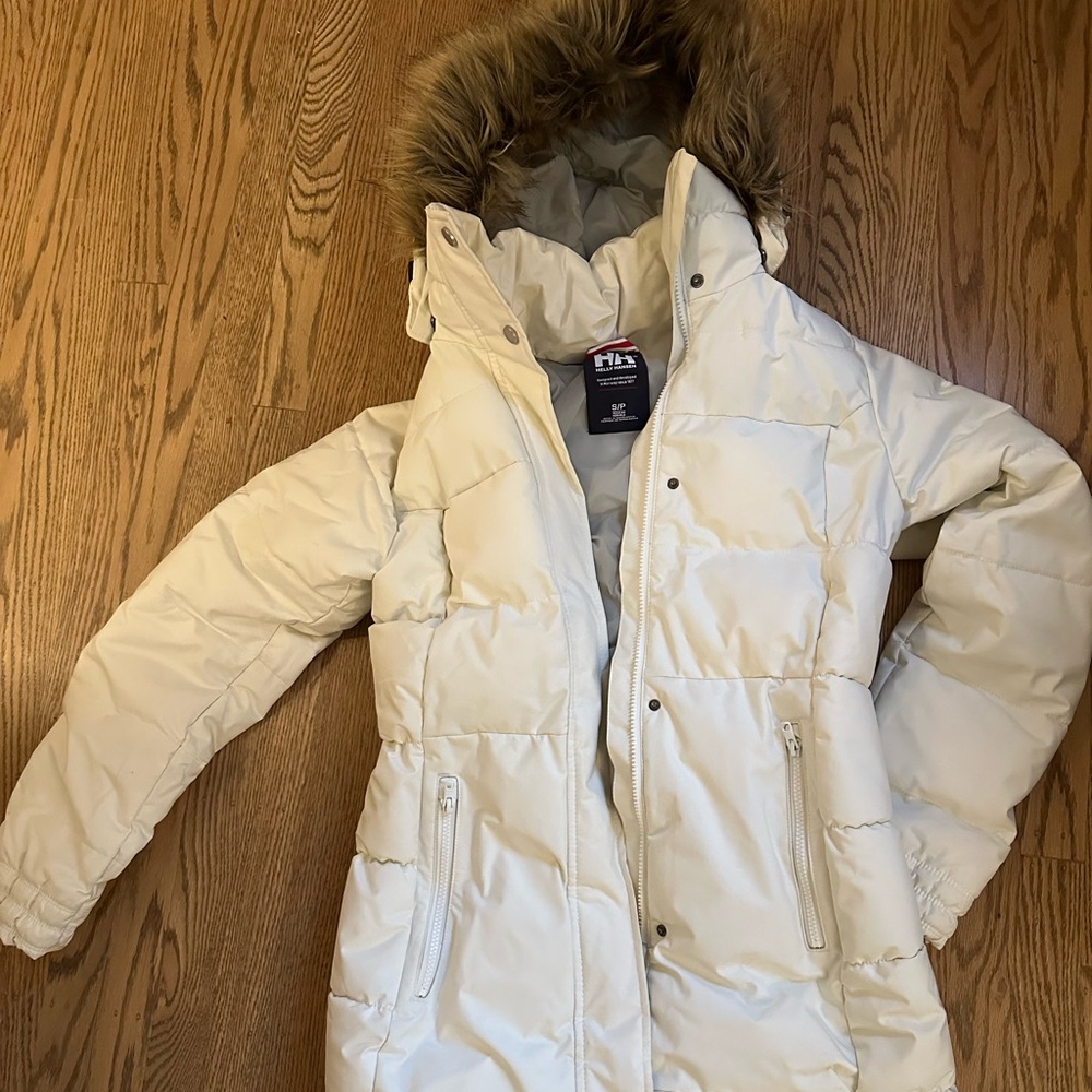 Helly Hansen women’s snow jacket with fur hood. White size small.